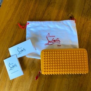 NEW!! CHRISTIAN LOUBOUTIN ROCKSTUD WALLET